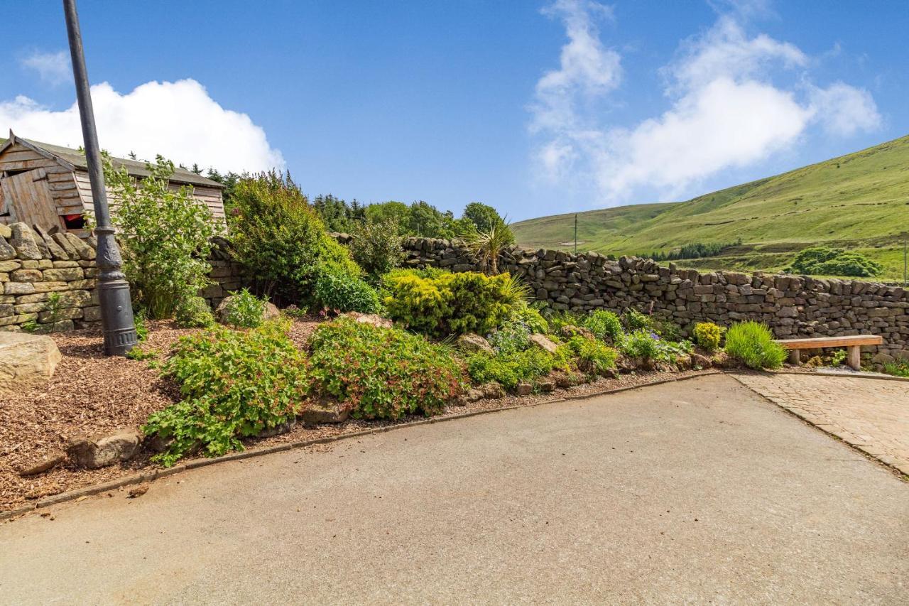 Jim'S Barn Villa Diggle Exterior photo
